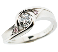 ピンクダイヤ入り