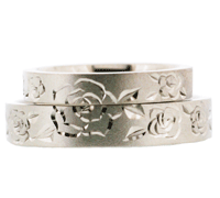 薔薇の刻印フルオーダーメイドの結婚指輪です