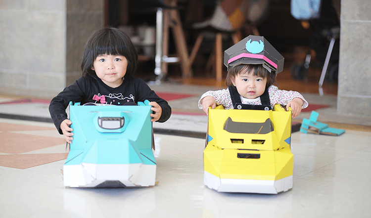 着る新幹線ダンボール