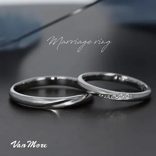 シンプルつや消し結婚指輪