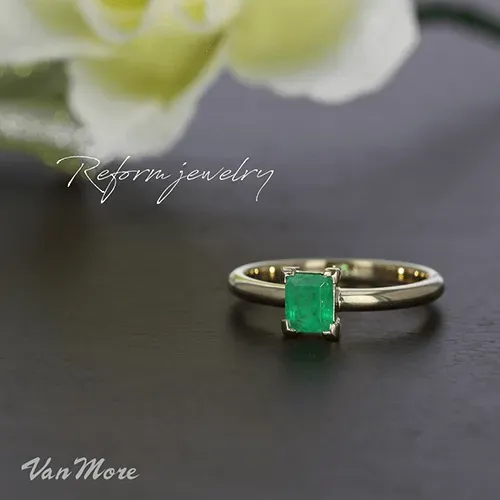 祖母のエメラルドを受け継ぐ