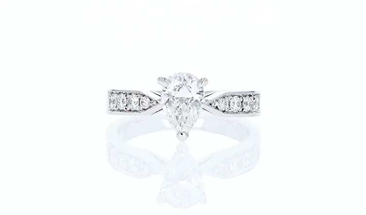 ペアシェイプ指輪