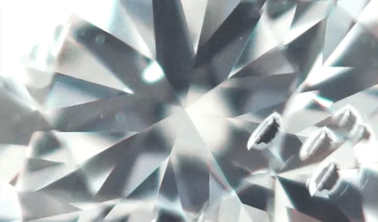 ダイヤモンドの内部